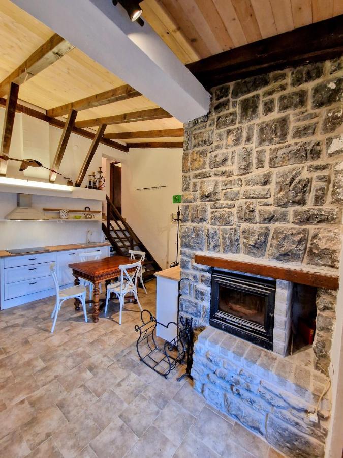 Pixie House - Mreznica, Private Pier, Hot Tub