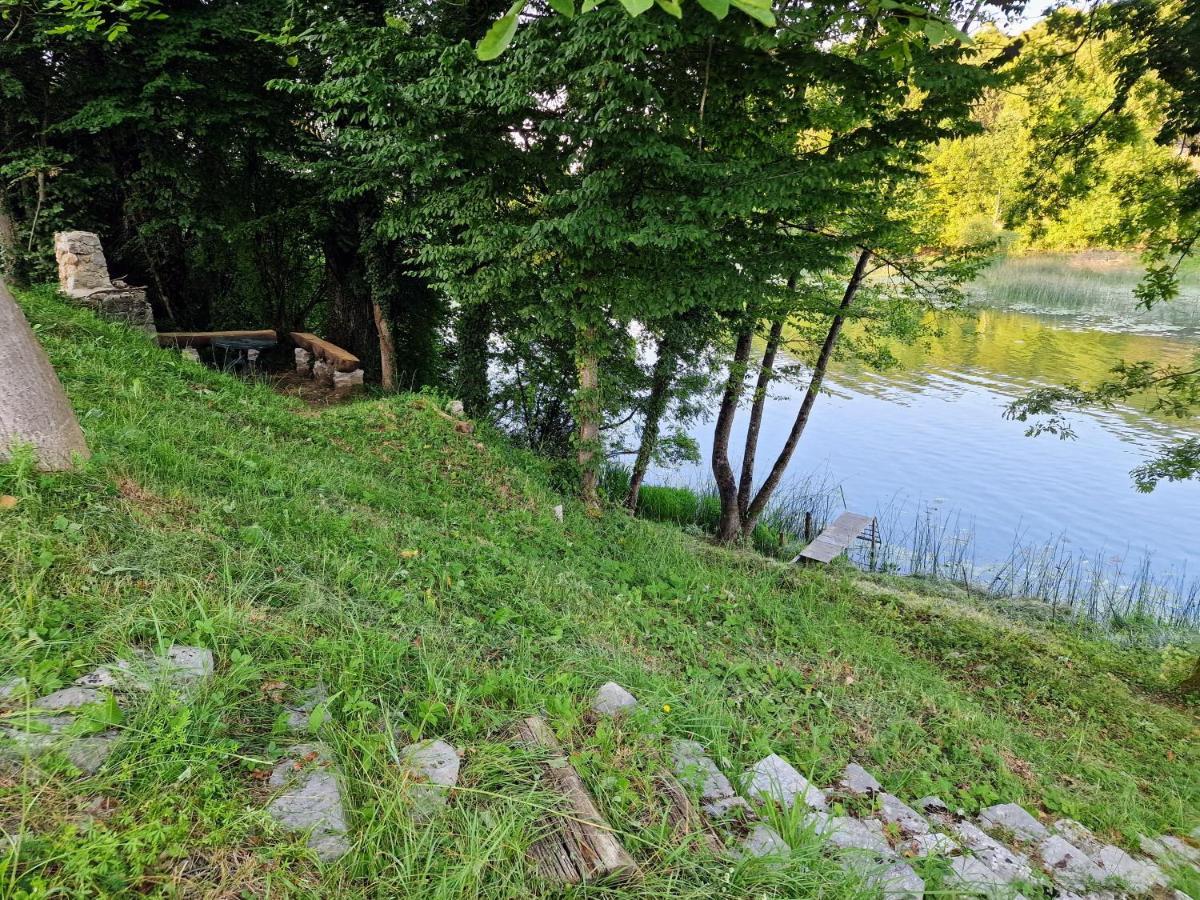 Počitniška hiša Pixie House - Mreznica, Private Pier, Hot Tub *