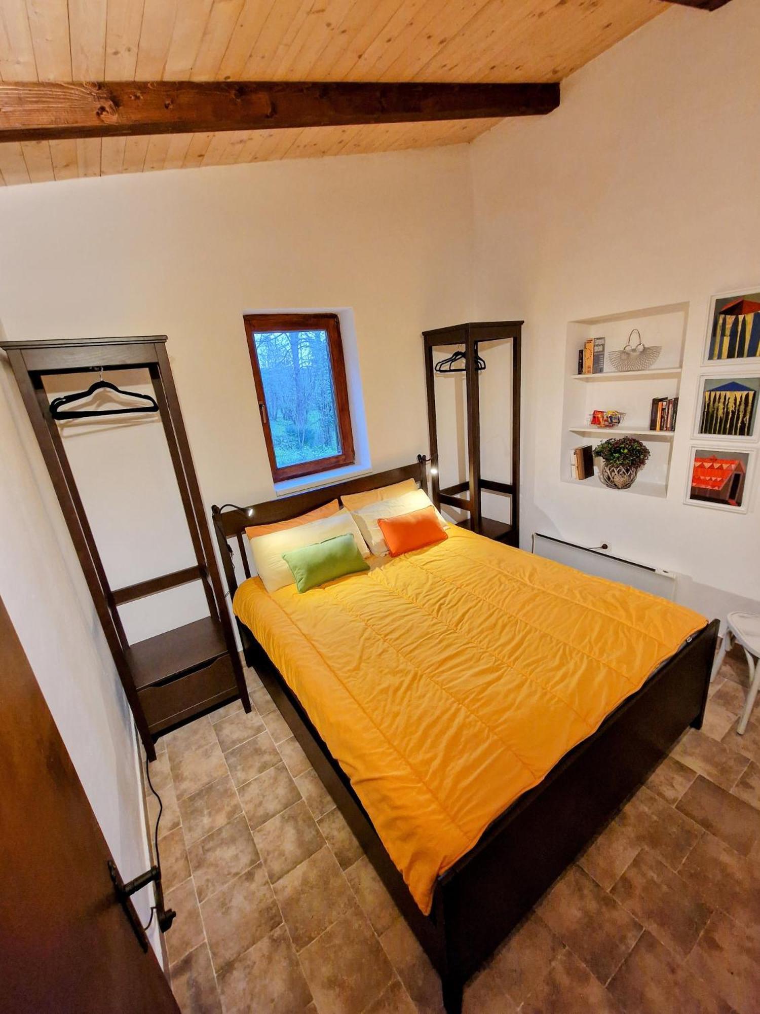 Počitniška hiša Pixie House - Mreznica, Private Pier, Hot Tub