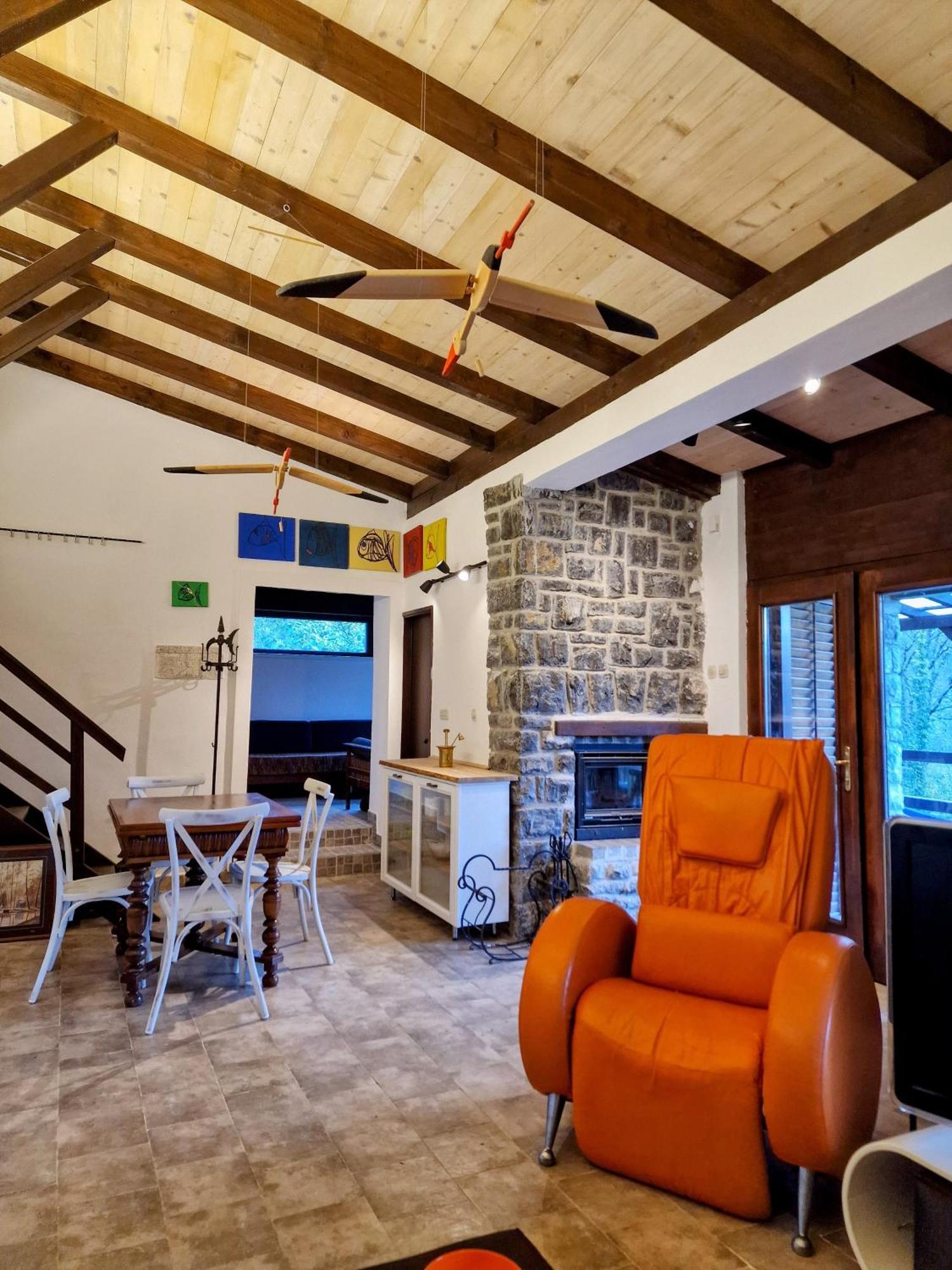 Pixie House - Mreznica, Private Pier, Hot Tub * Gornji Zvecaj