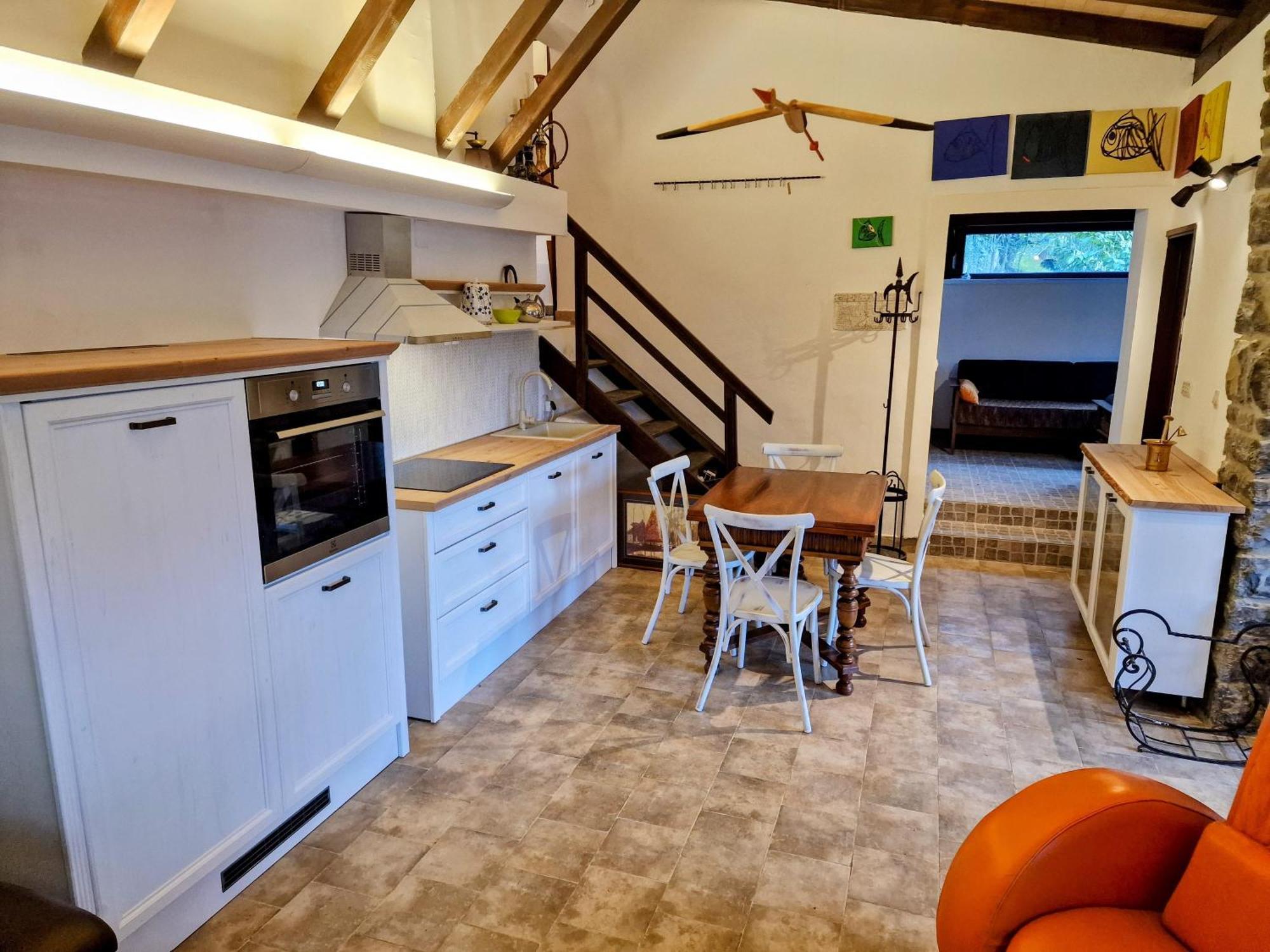 Pixie House - Mreznica, Private Pier, Hot Tub * Gornji Zvecaj